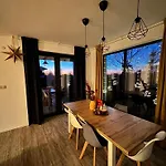 Semesterbostad Sea *